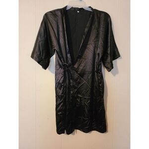 Women's Sleepwear Robe Medium Black Half Sleeve Tie Front Satin Nighty (AAA)